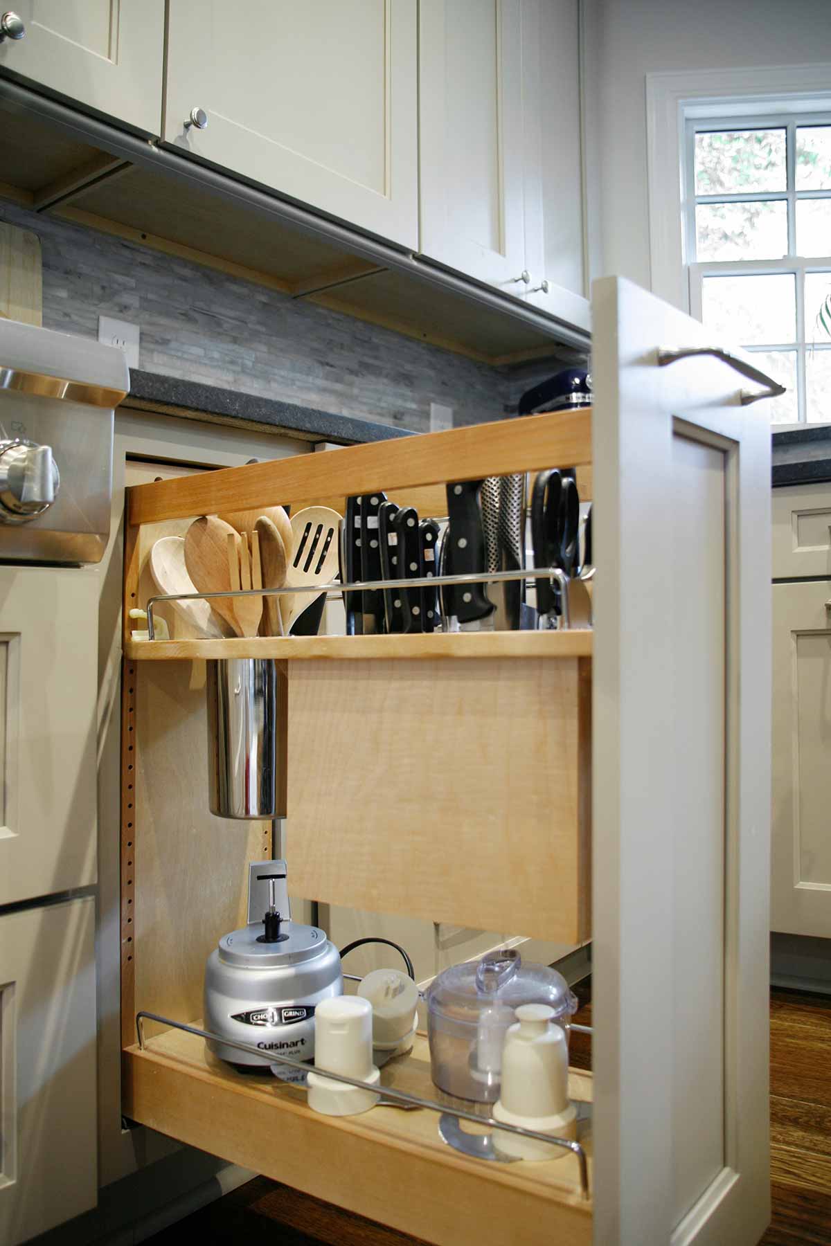 Knife and utensil storage